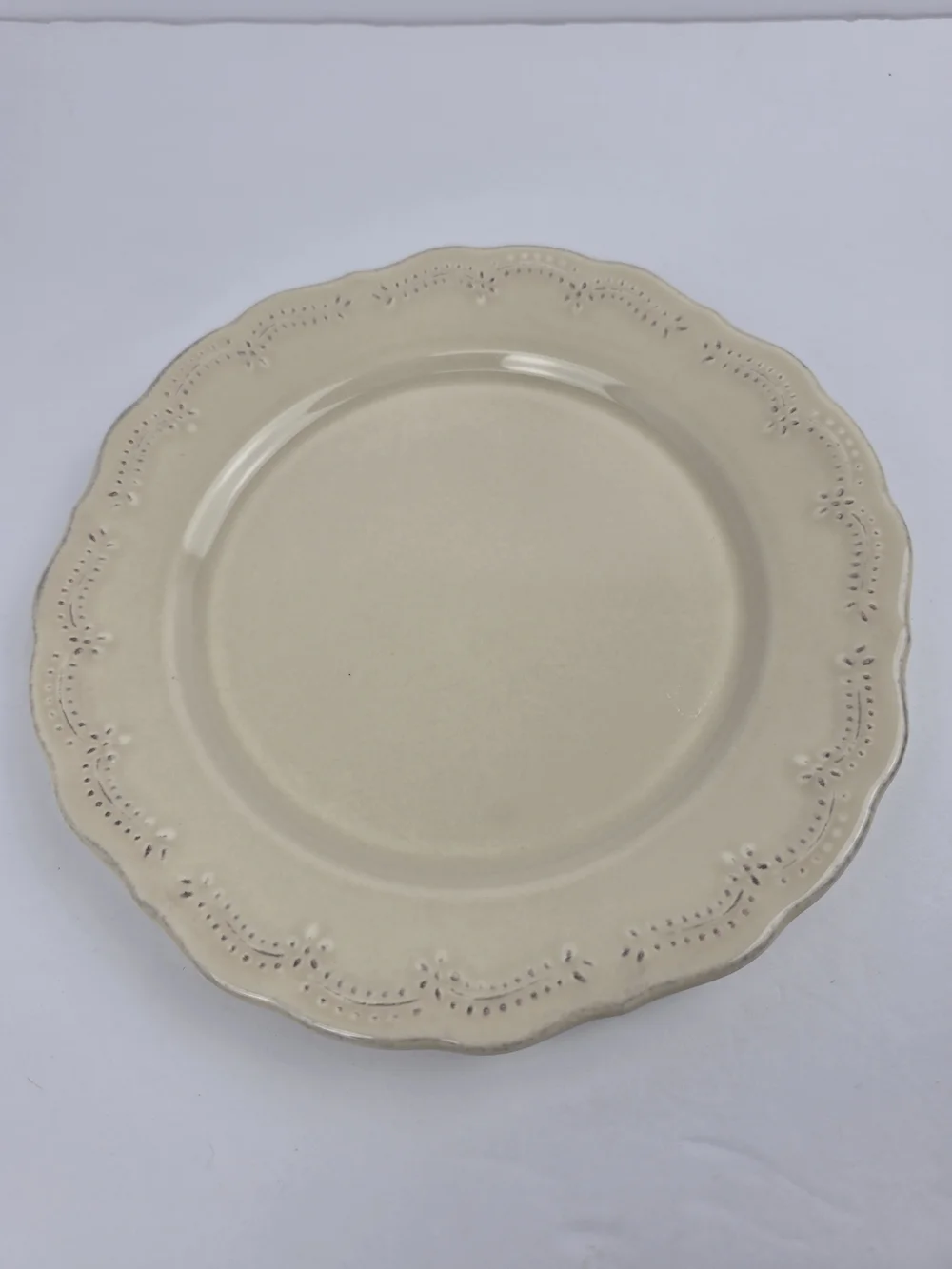 Pier 1 Imports Lacey Salad Dessert Plate 8.5” Cream Beige Scalloped Portugal